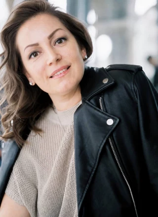 Elena Widmer, wedding and portrait photographer in Switzerland